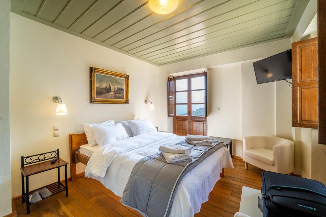 Villa Korfes: Three-Story Family Retreat Karpenisi Exterior photo